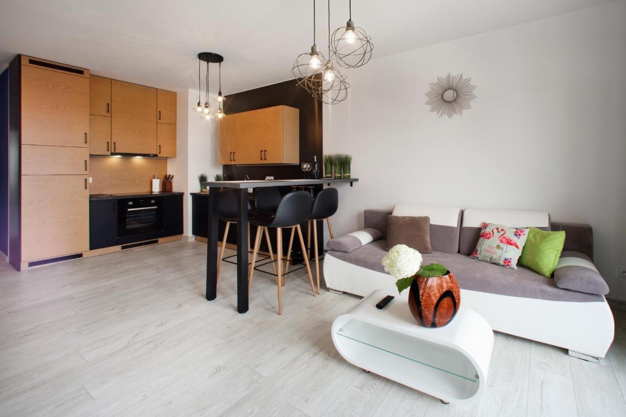 Cybernetyki 6B Serviced Accommodation Varsóvia Exterior foto